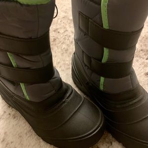 Kids snow boots